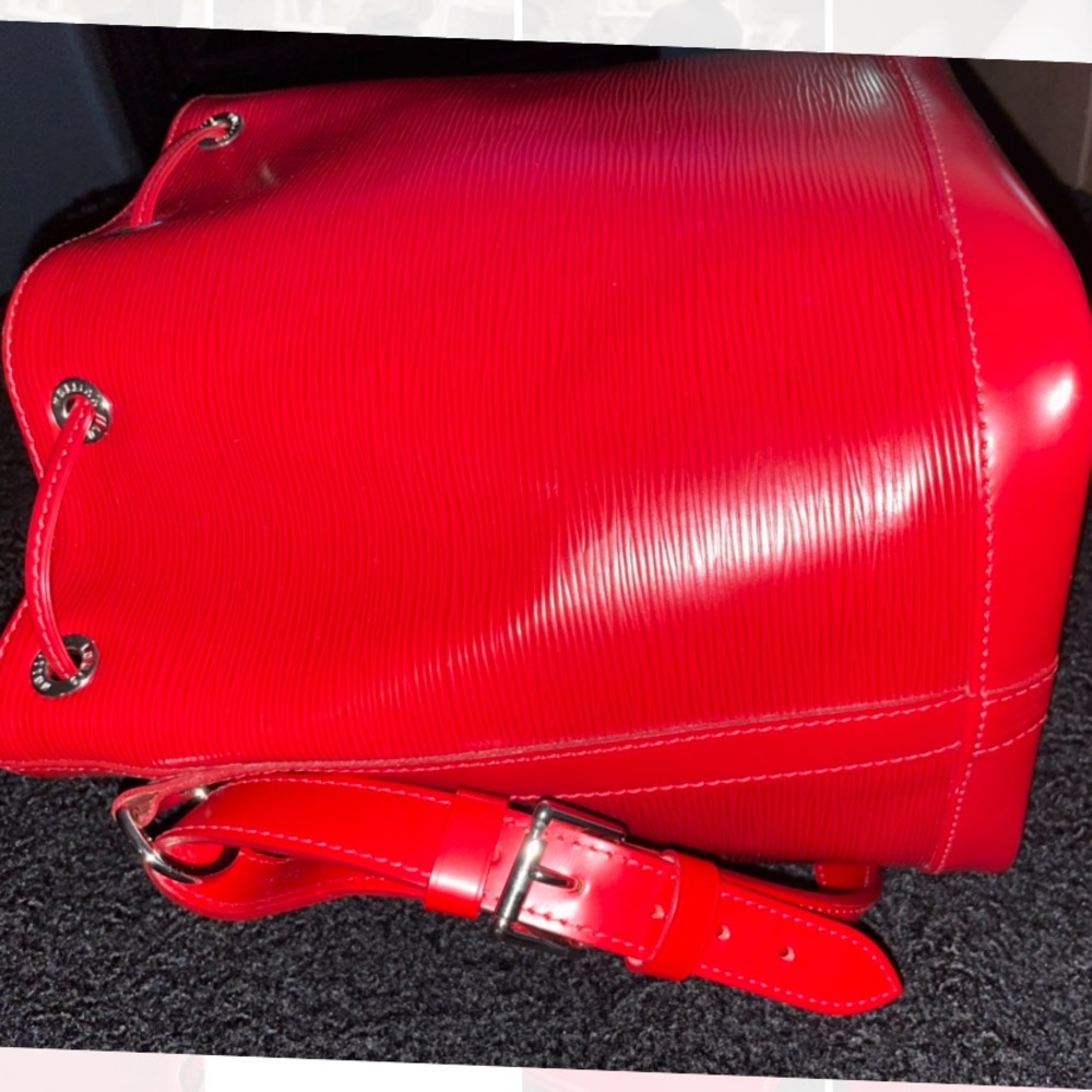 Red Louis Vuitton bucket bag - Picture 6 of 8